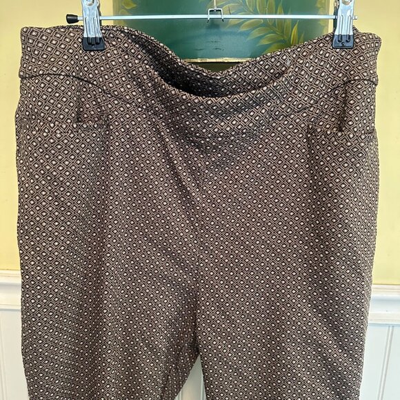 Chicos Brown Diamond-Pattern Stretch Pull-On Pants With Button Detail - Picture 6 of 9